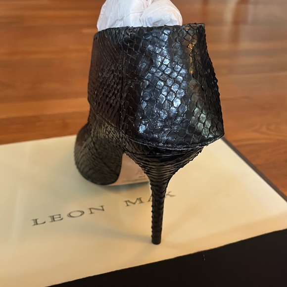 Leon Max Black Stiletto Open Toe Booties. Brand new in box and never worn. - Picture 3 of 5
